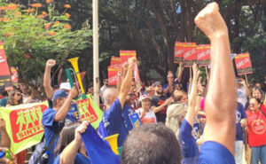 Sindicatos pressionam por pagamento antecipado de reajuste a servidores federais