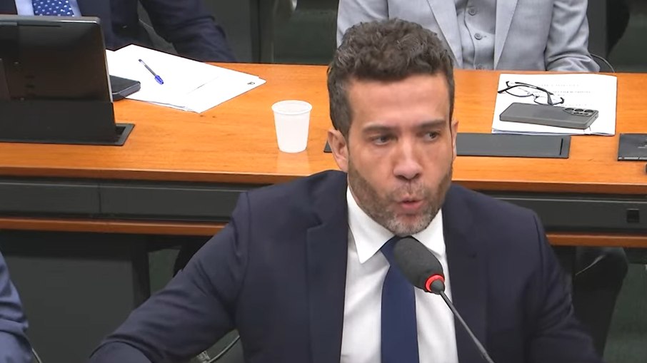 Conselho de Ética aprova suspensão de Janones por três meses