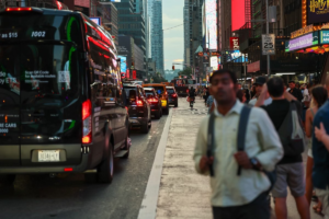 Adolescente abre fogo na Times Square e deixa três feridos em Nova York