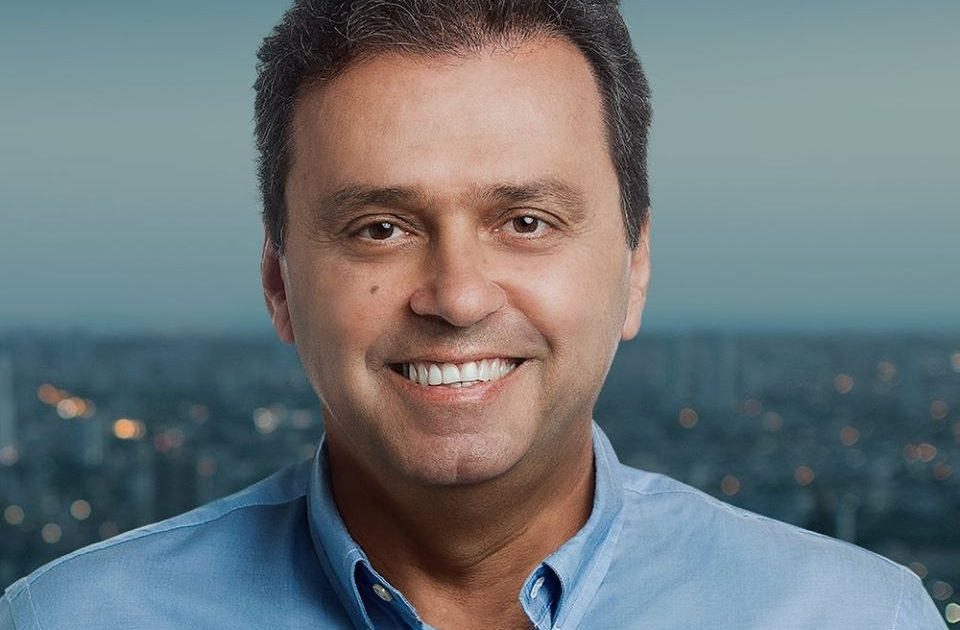 Carlos Eduardo pede inclusão do nome em pesquisas para Governo e Senado