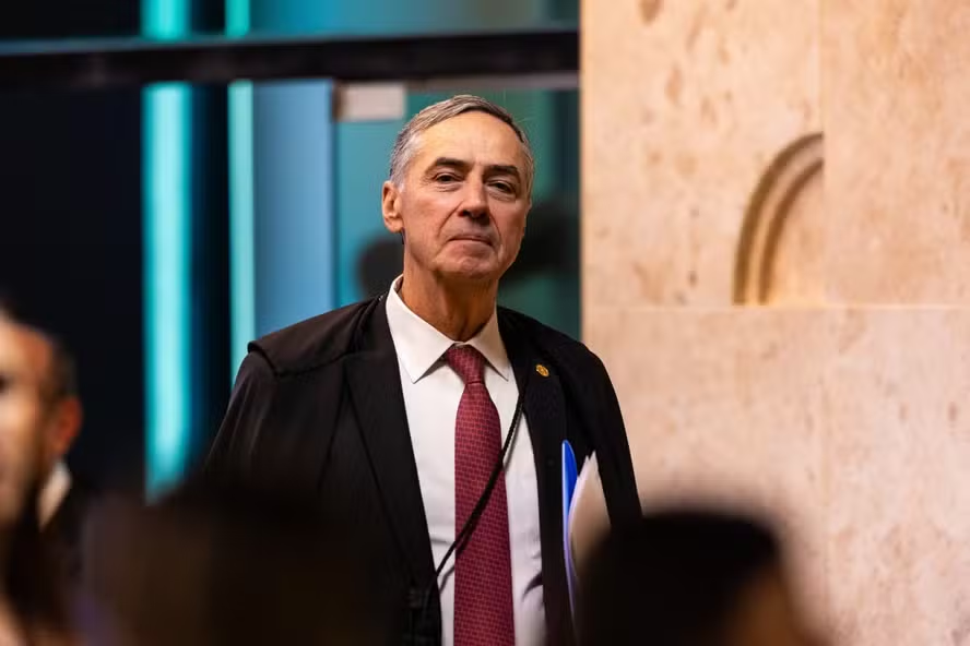 Barroso anuncia aposentadoria antecipada do STF e abre corrida por sucessão: ‘Hora de seguir novos rumos’