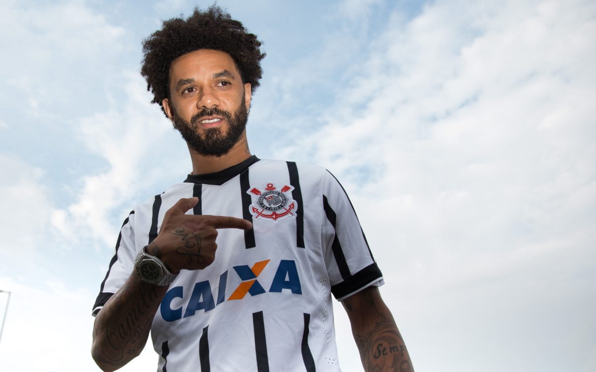 Ídolo do Corinthians supera golpe de R$ 50 milhões e depressão ao reencontrar alegria no futebol de várzea