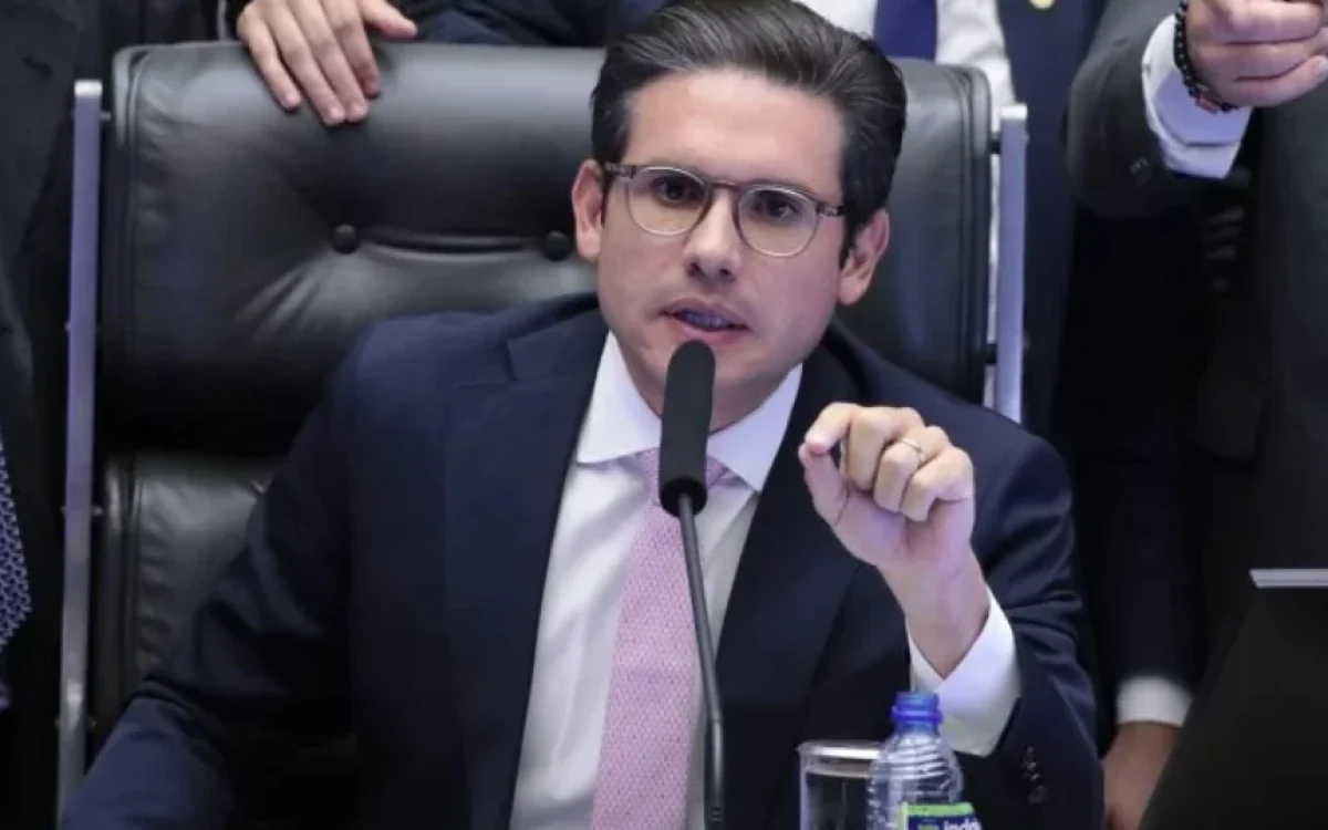 Hugo Motta promete punição a deputados bolsonaristas que ocuparam plenário, mas ainda não formaliza medidas