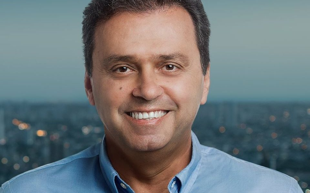 Carlos Eduardo pede inclusão do nome em pesquisas para Governo e Senado