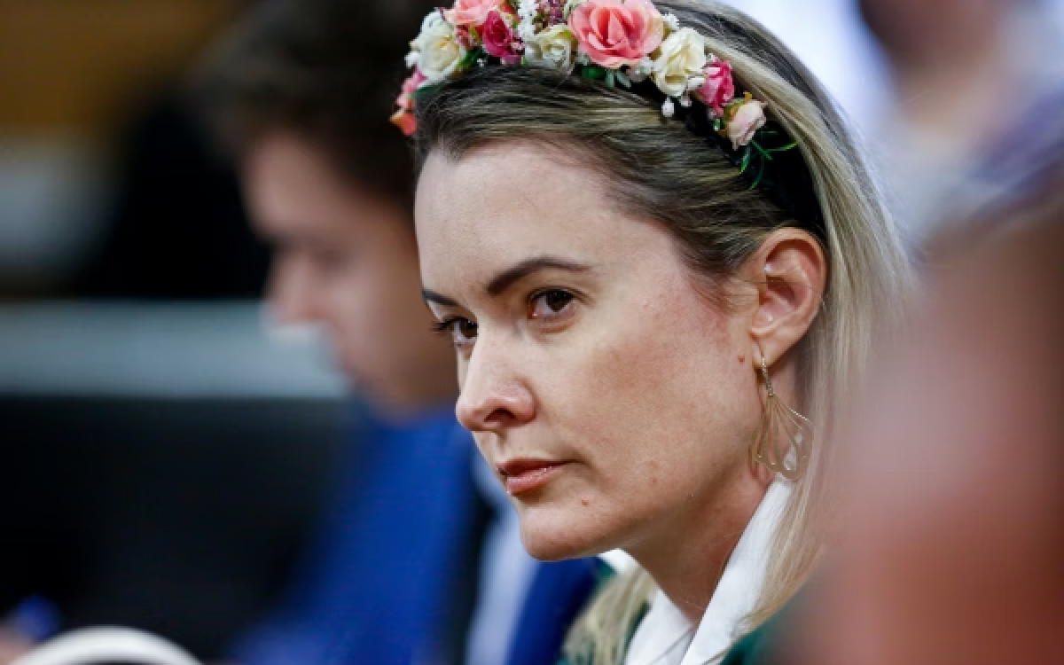 Comissão de Direitos Humanos aciona Conselho Tutelar após deputada Júlia Zanatta levar bebê como “escudo” na ocupação da Câmara