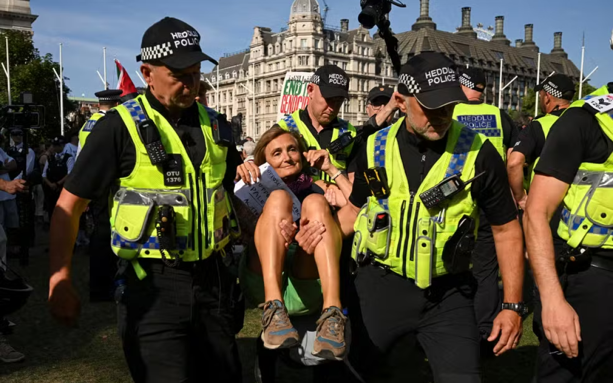 Polícia de Londres prende mais de 365 pessoas em protesto pró-Palestina