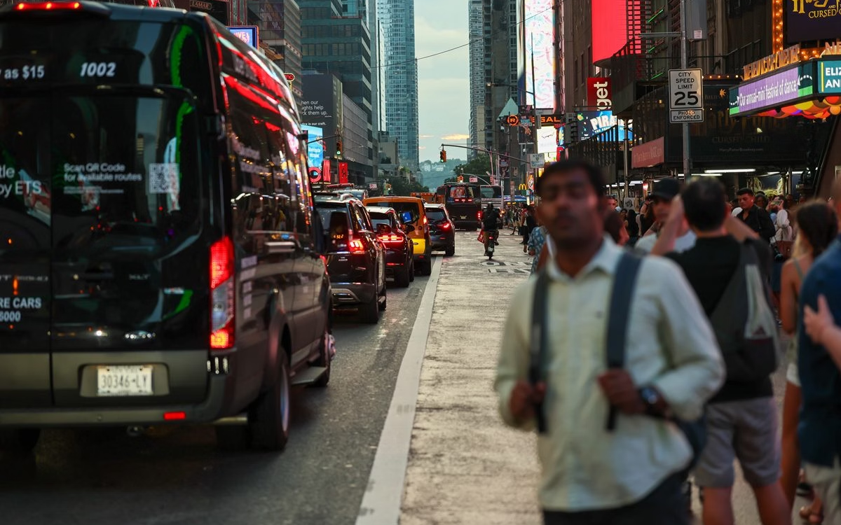 Adolescente abre fogo na Times Square e deixa três feridos em Nova York